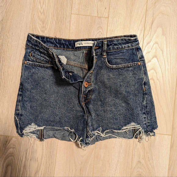 Denim shorts - Picture 2 of 2